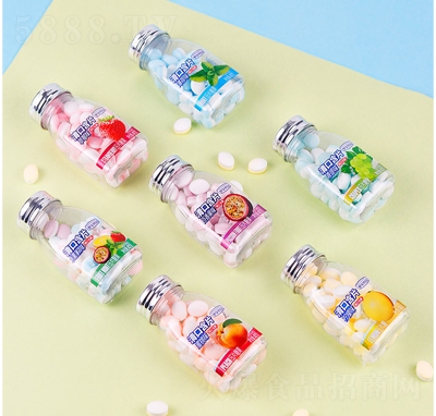 ӯ����ں�Ƭƿ�bˮ��������