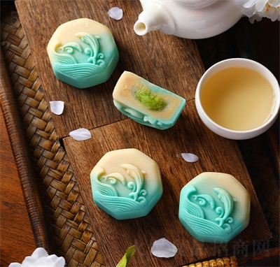 ���ϴ���ʽ���c(di��n)ѩ�����r���������YƷ���eʳƷ�{(l��n)ɫ